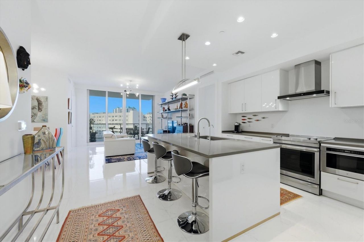 111 S Pineapple Avenue , Unit 811, Sarasota, FL 34236 Photo