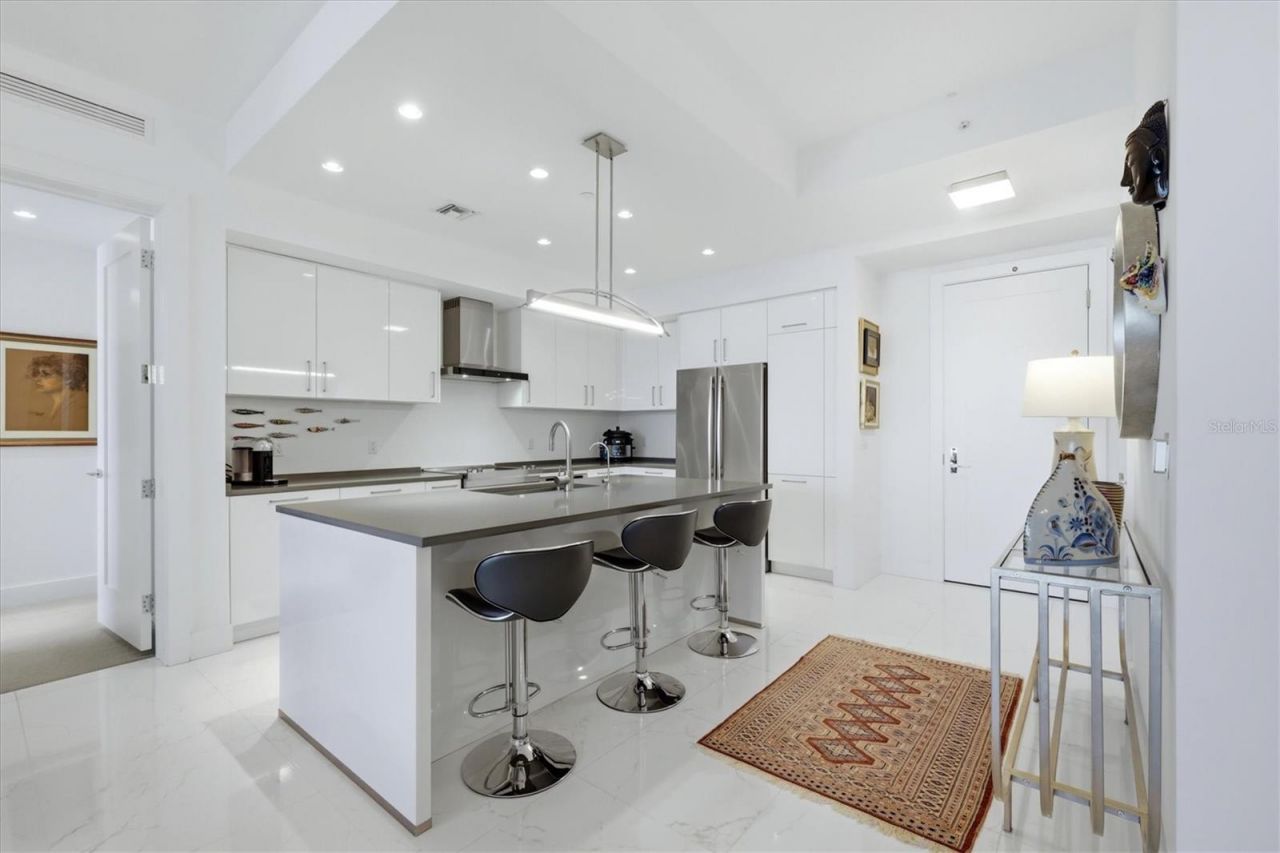 111 S Pineapple Avenue , Unit 811, Sarasota, FL 34236 Photo