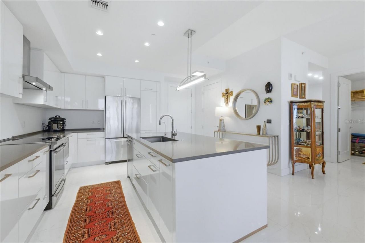 111 S Pineapple Avenue , Unit 811, Sarasota, FL 34236 Photo