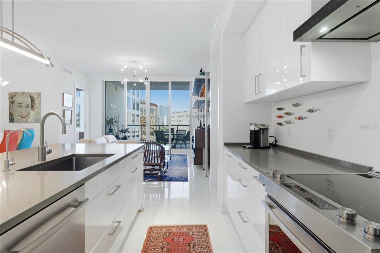 111 S Pineapple Avenue , Unit 811, Sarasota, FL 34236 Photo