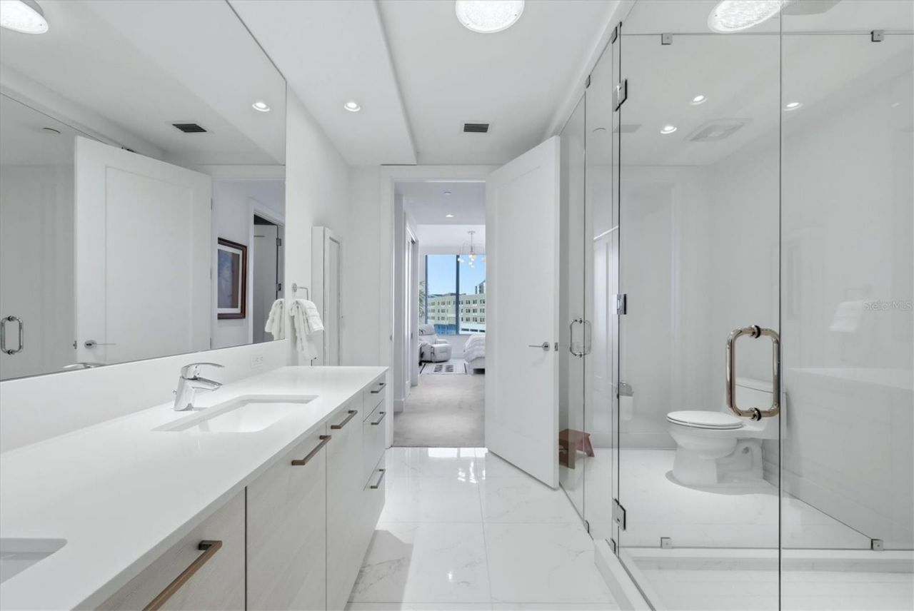 111 S Pineapple Avenue , Unit 811, Sarasota, FL 34236 Photo