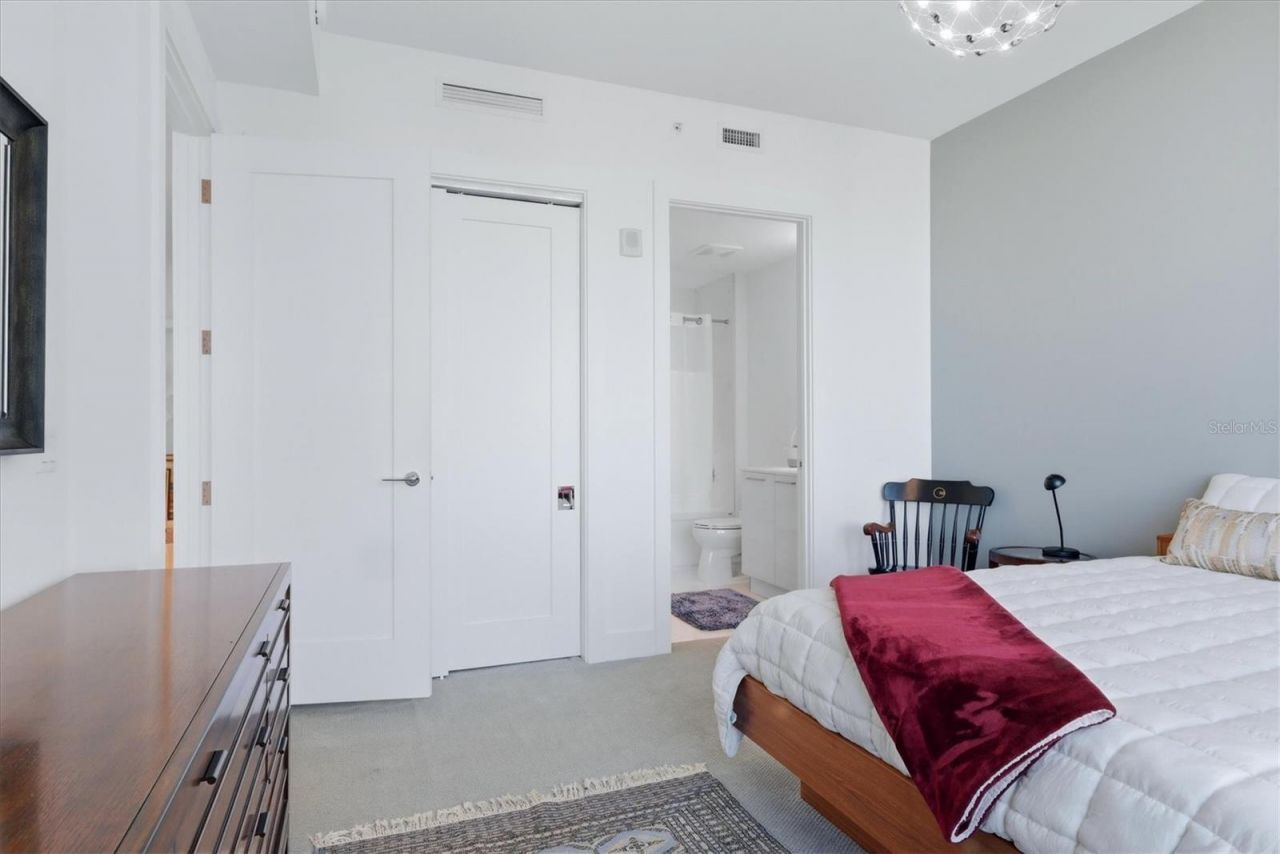 111 S Pineapple Avenue , Unit 811, Sarasota, FL 34236 Photo