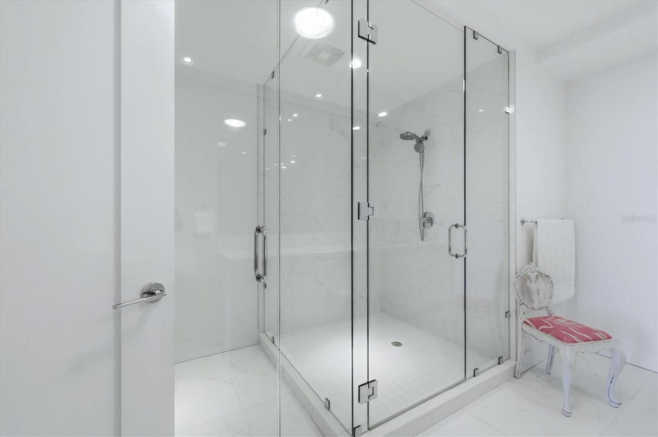 111 S Pineapple Avenue , Unit 811, Sarasota, FL 34236 Photo