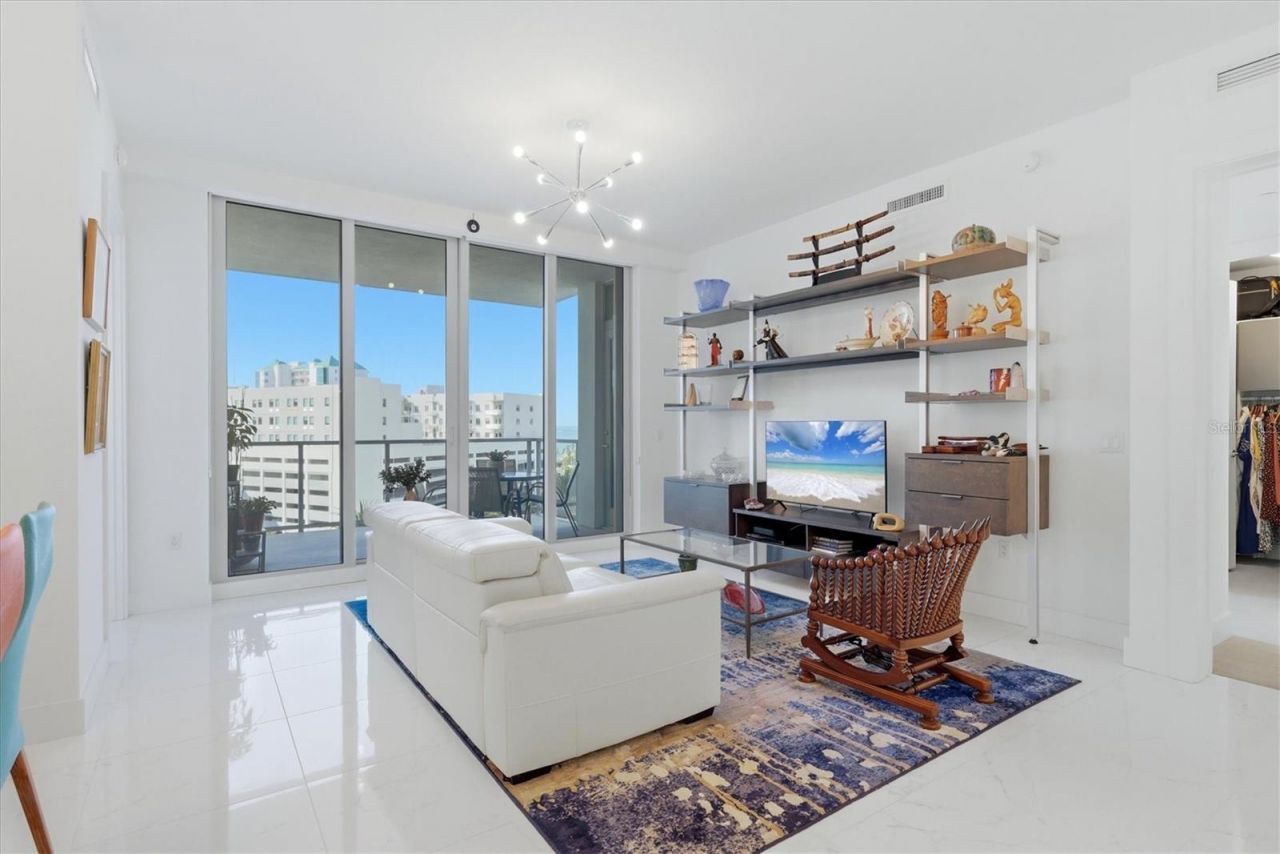 111 S Pineapple Avenue , Unit 811, Sarasota, FL 34236 Photo