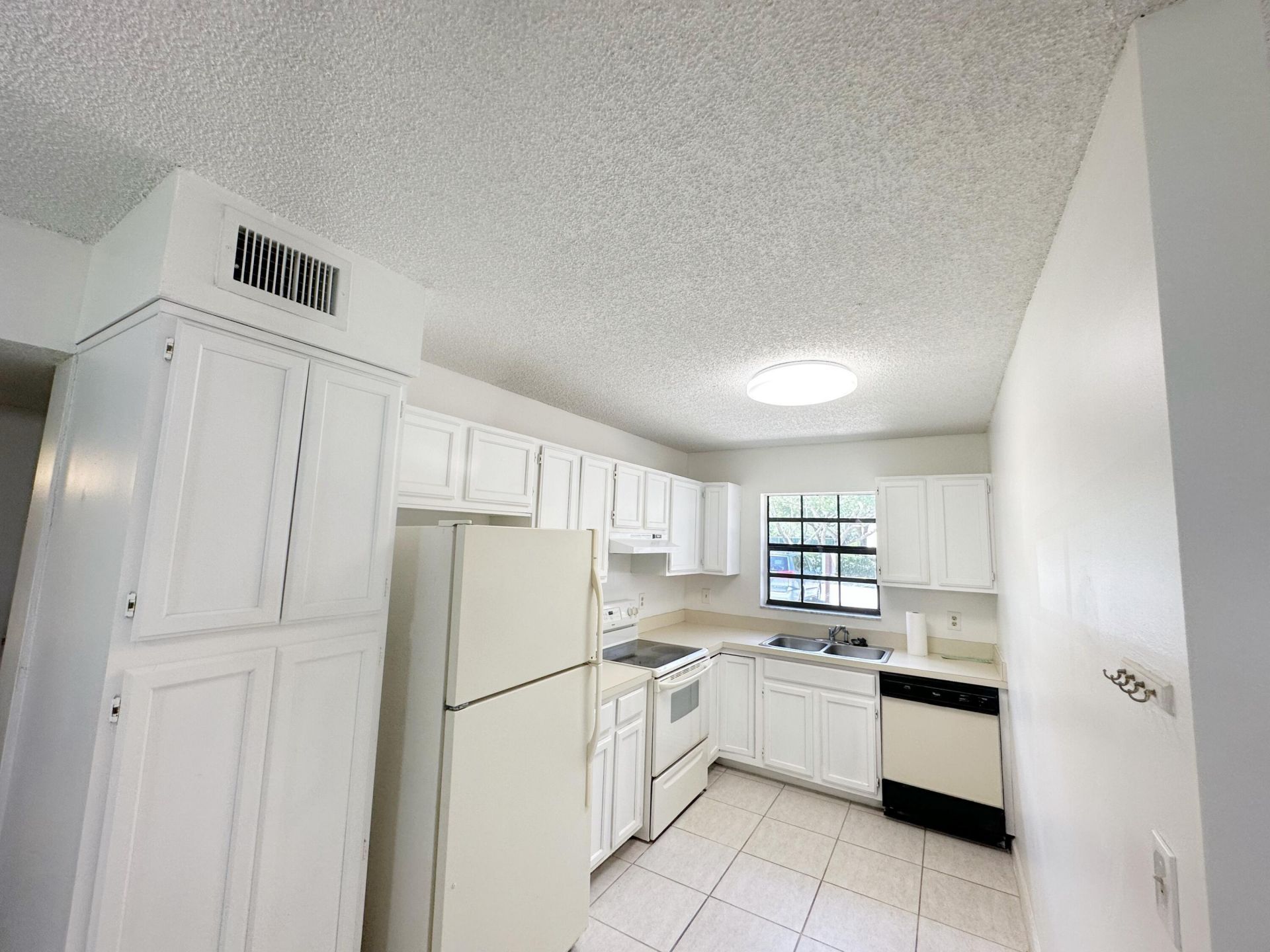 3000 Norwood Place, Unit N102, Boca Raton, FL 33431 Photo