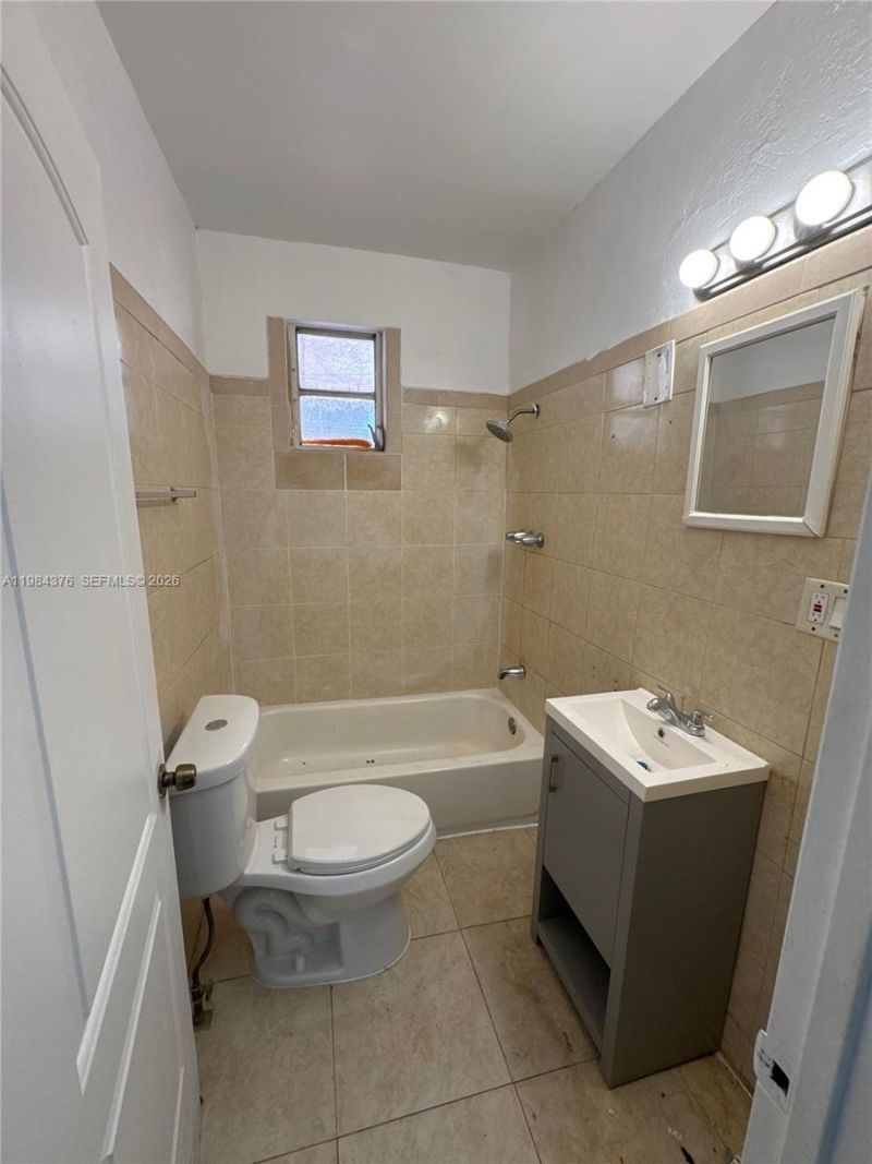 1545 NW 1st St , Unit 1537, Miami, FL 33125 Photo