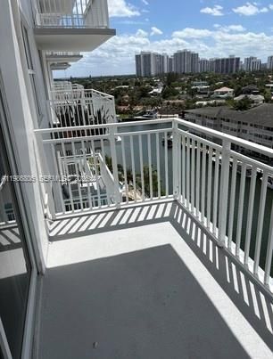 427 Golden Isles Dr , Unit 10D, Hallandale Beach, FL 33009 Photo