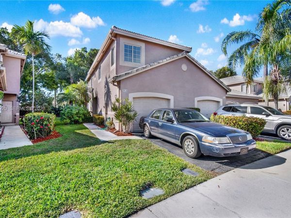 2050 Madeira Dr , Weston, FL 33327