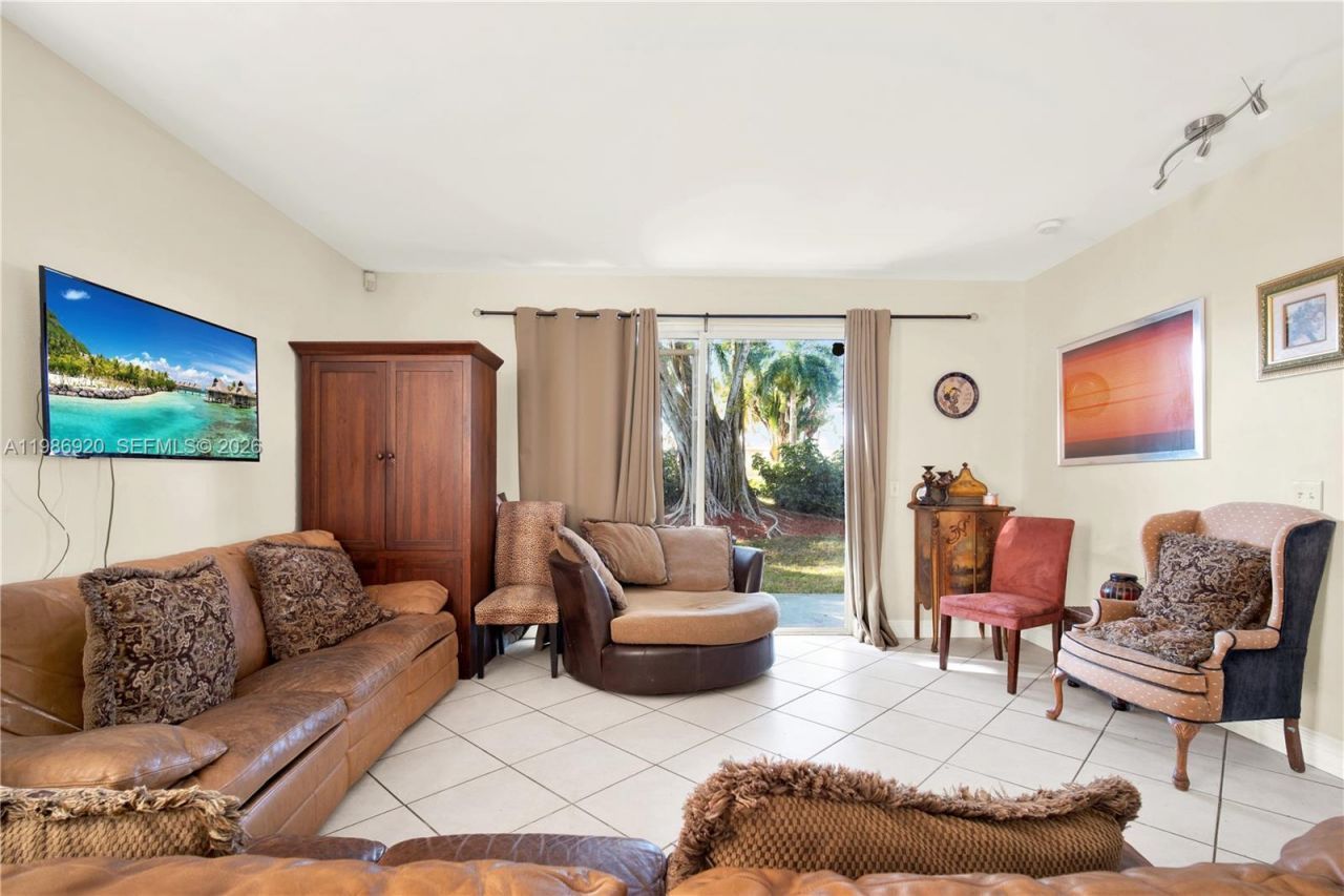 2050 Madeira Dr , Weston, FL 33327 Photo