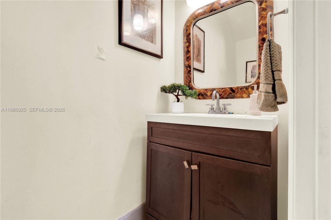 2050 Madeira Dr , Weston, FL 33327 Photo