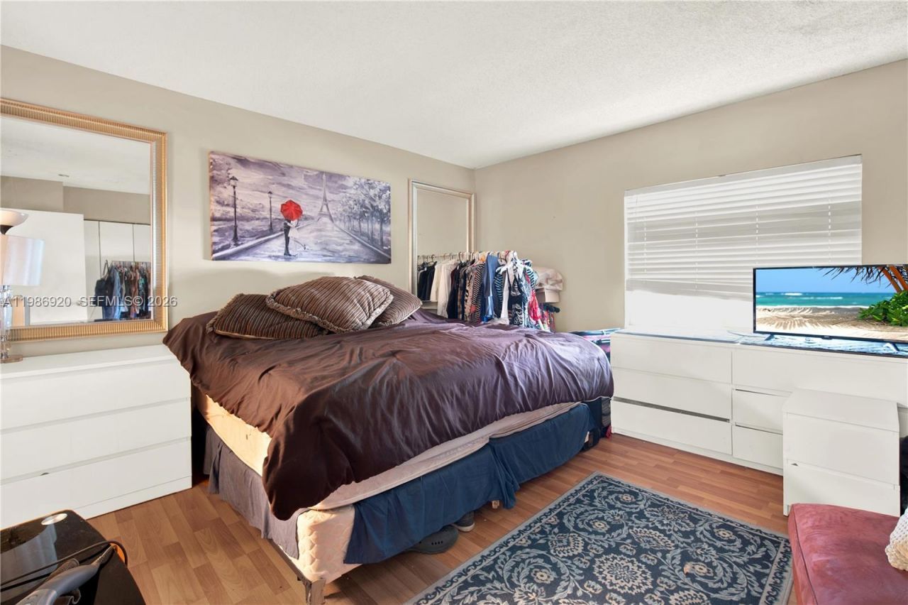 2050 Madeira Dr , Weston, FL 33327 Photo