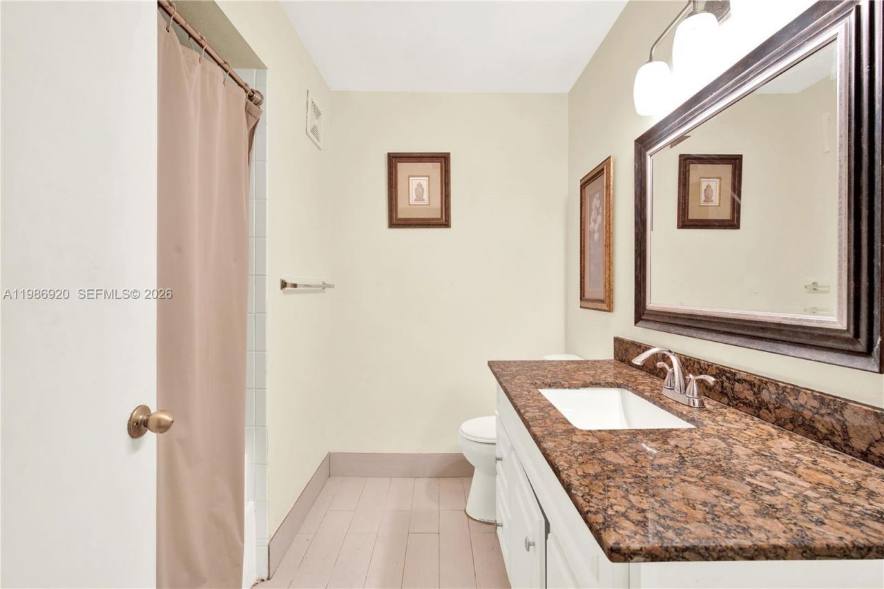 2050 Madeira Dr , Weston, FL 33327 Photo