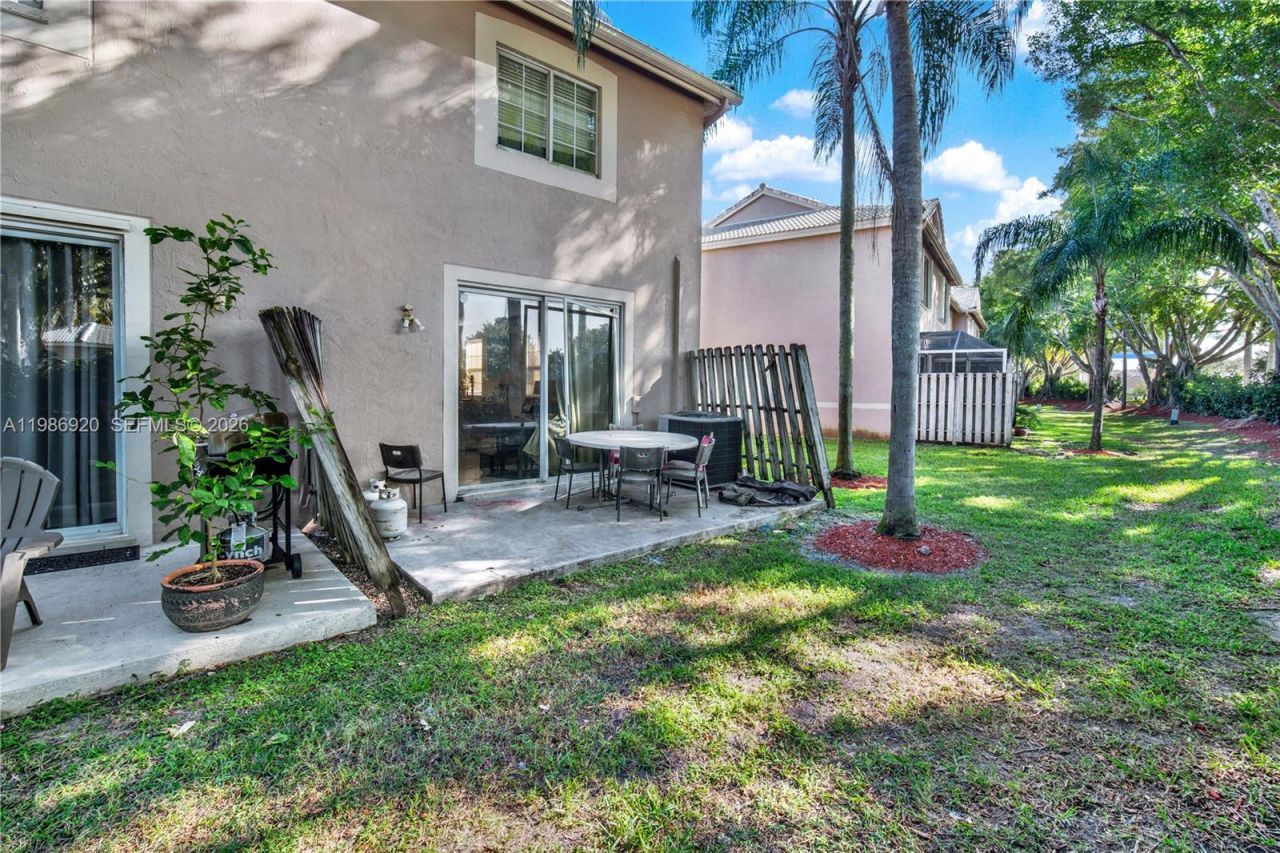 2050 Madeira Dr , Weston, FL 33327 Photo