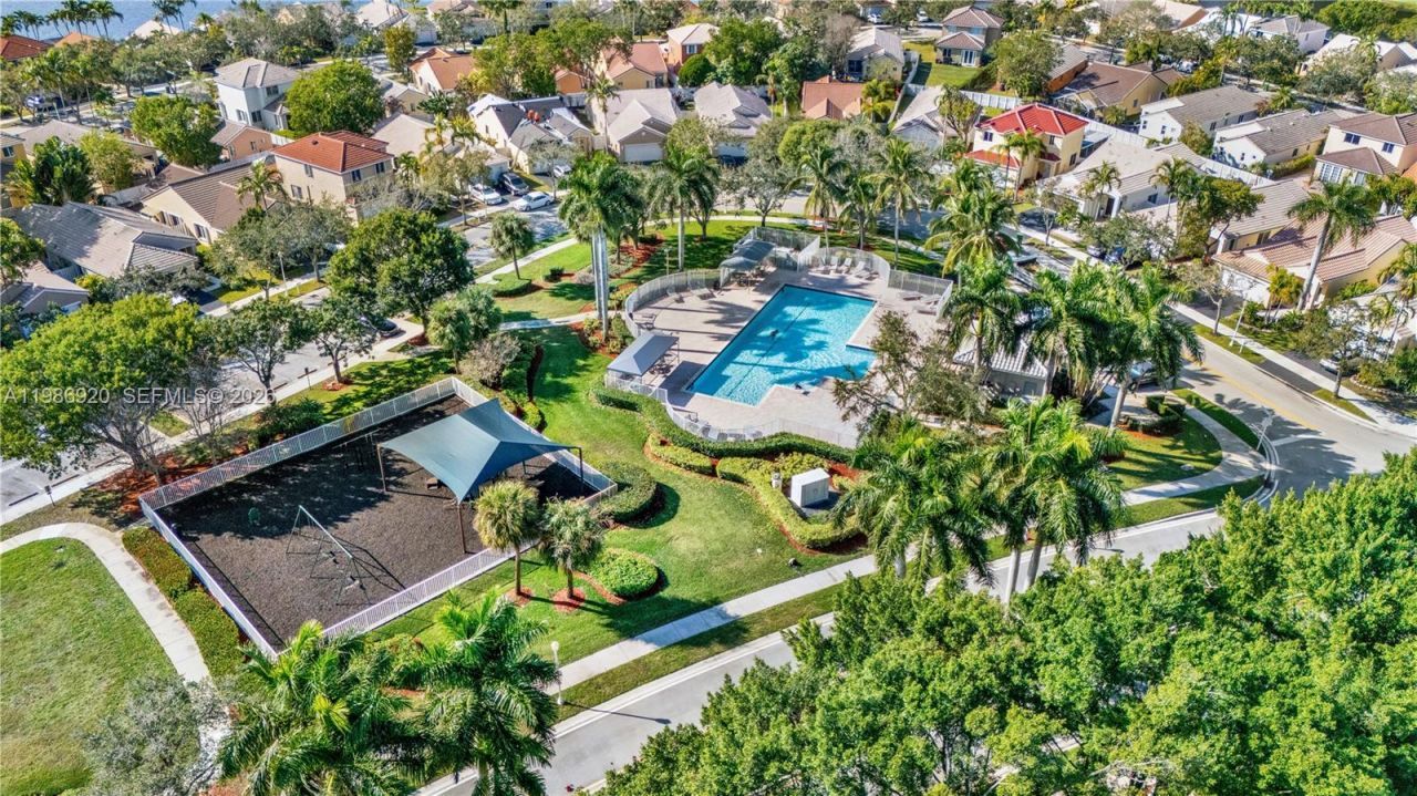 2050 Madeira Dr , Weston, FL 33327 Photo