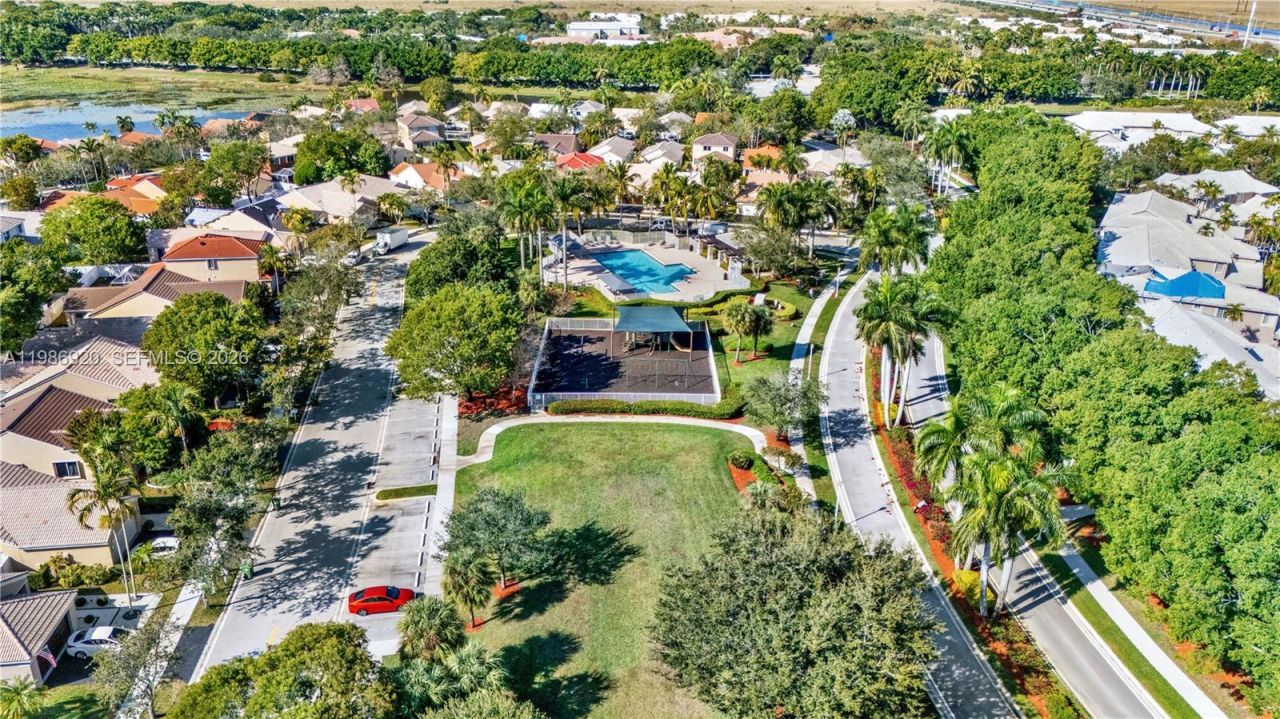 2050 Madeira Dr , Weston, FL 33327 Photo