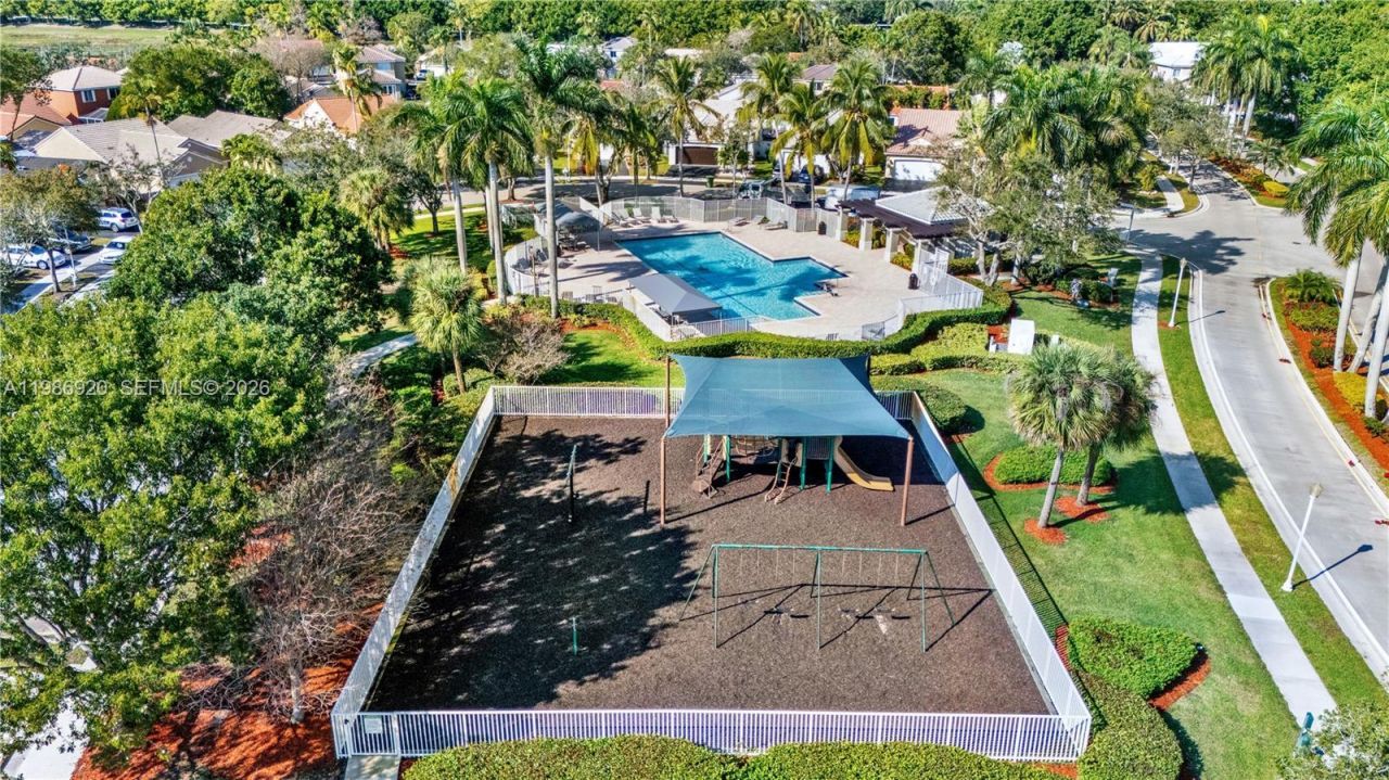 2050 Madeira Dr , Weston, FL 33327 Photo