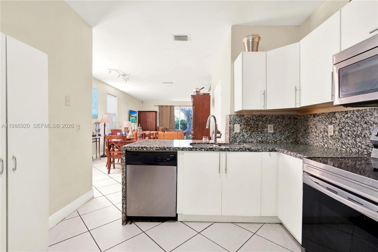 2050 Madeira Dr , Weston, FL 33327 Photo