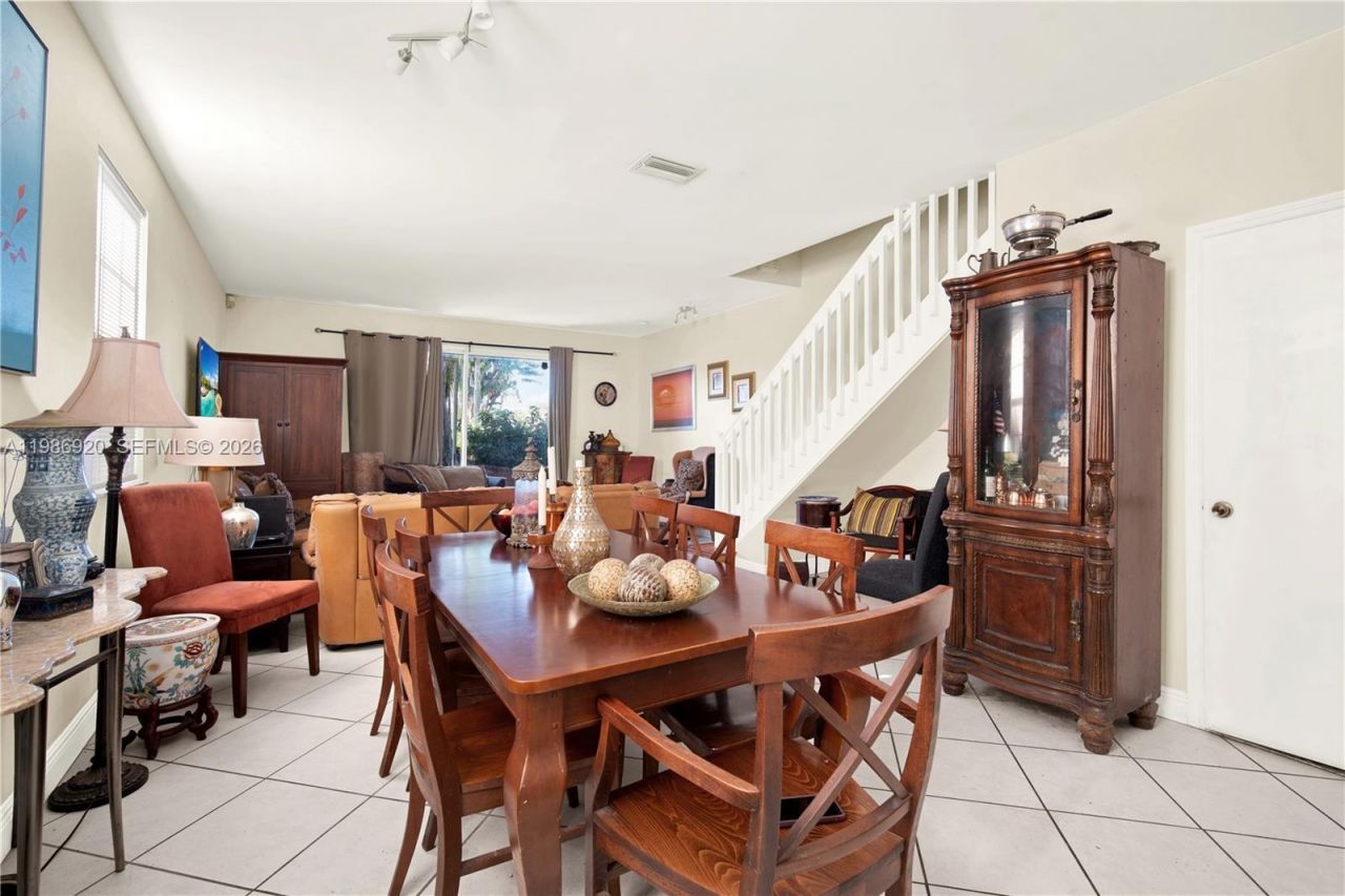 2050 Madeira Dr , Weston, FL 33327 Photo