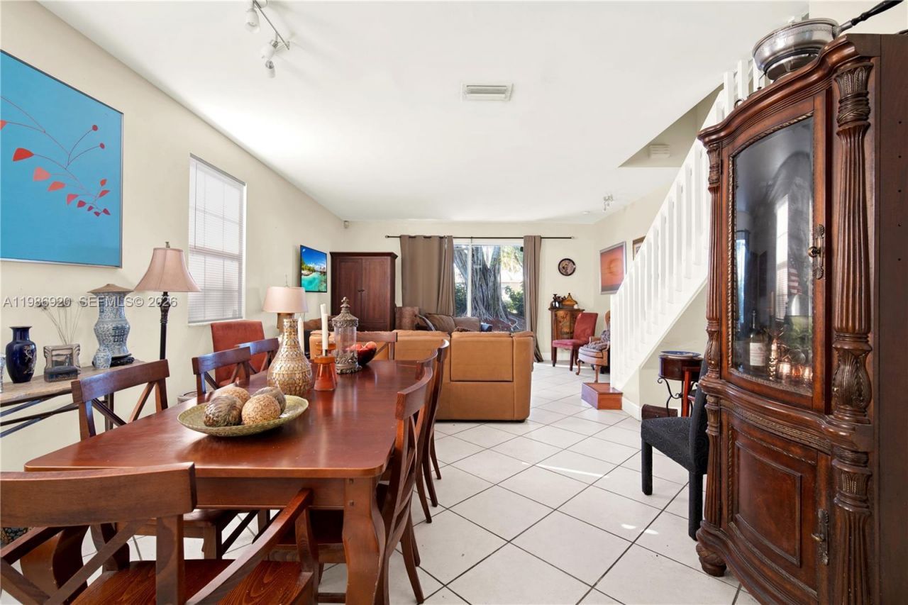 2050 Madeira Dr , Weston, FL 33327 Photo