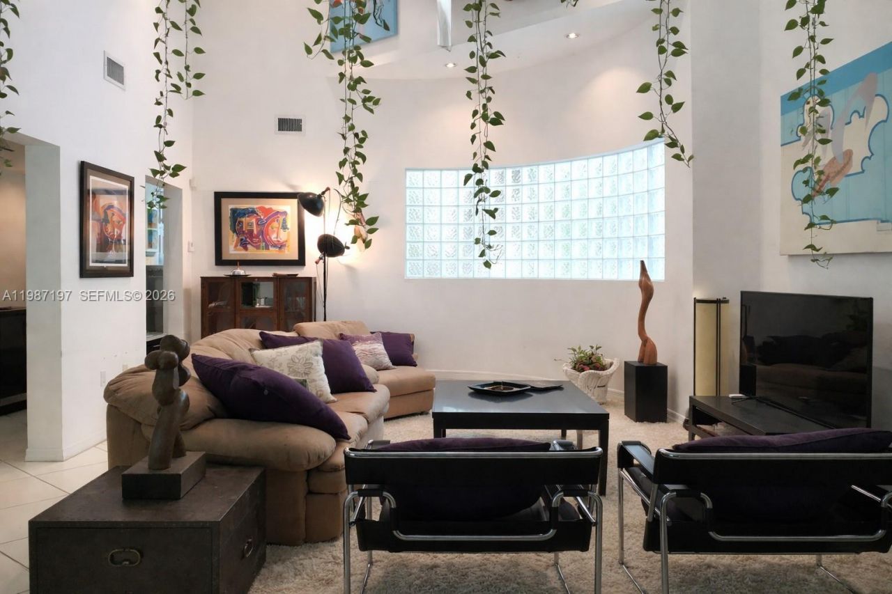 3151 Freeman St, Miami, FL 33133 Photo