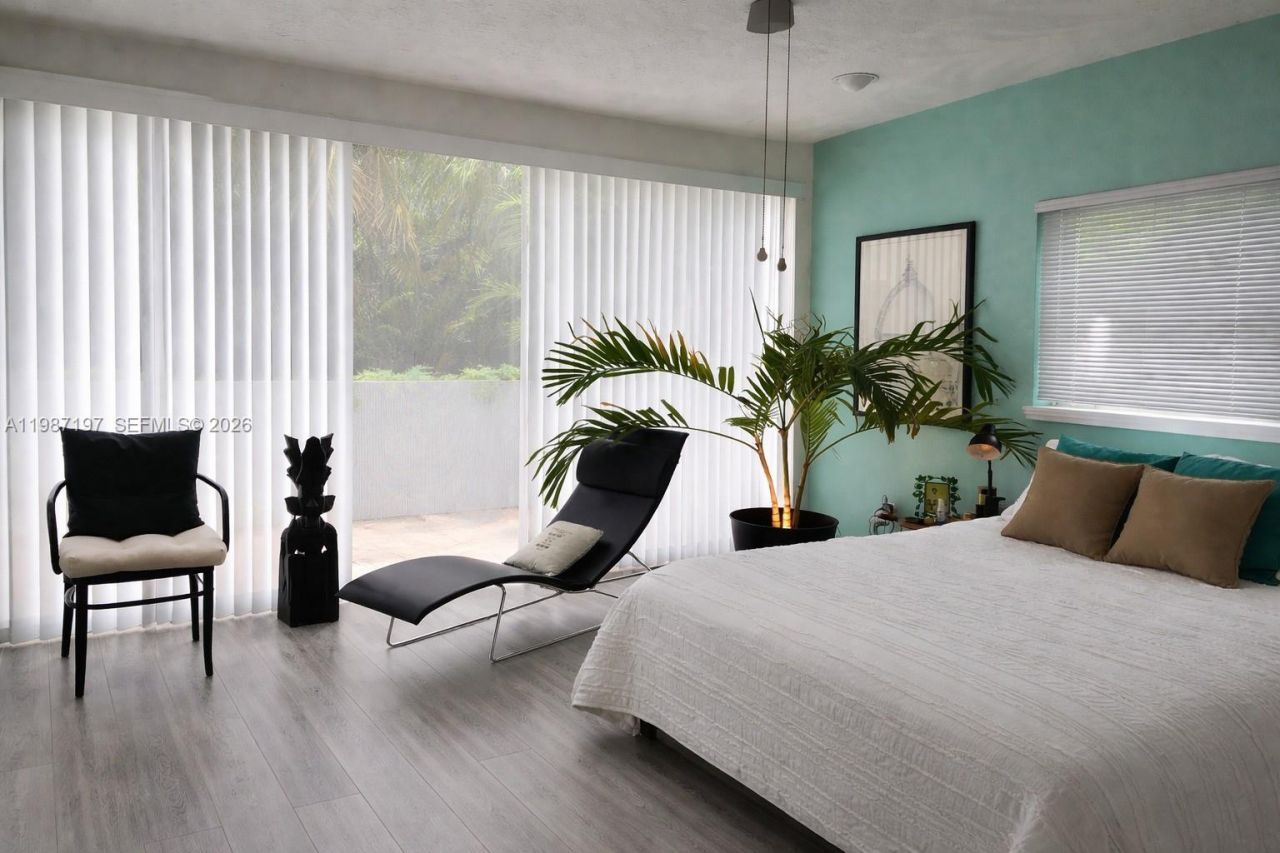 3151 Freeman St, Miami, FL 33133 Photo