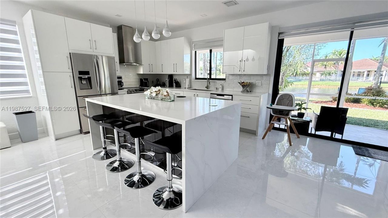 1392 Canary Island Dr , Weston, FL 33327 Photo