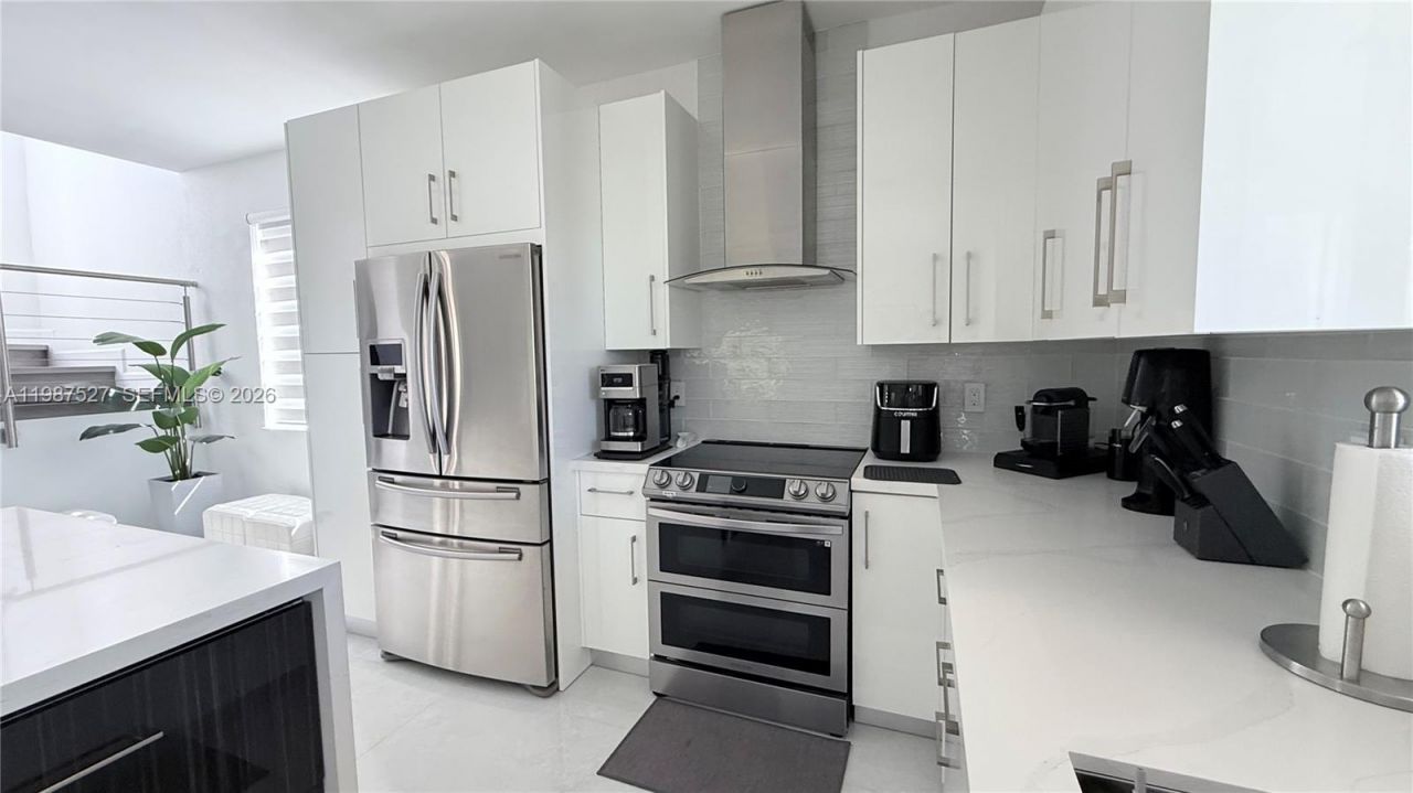 1392 Canary Island Dr , Weston, FL 33327 Photo