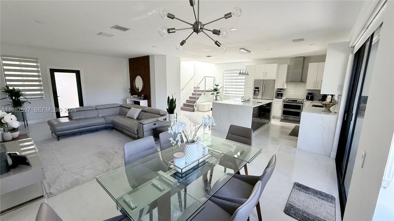 1392 Canary Island Dr , Weston, FL 33327 Photo