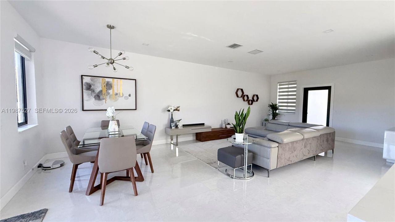 1392 Canary Island Dr , Weston, FL 33327 Photo