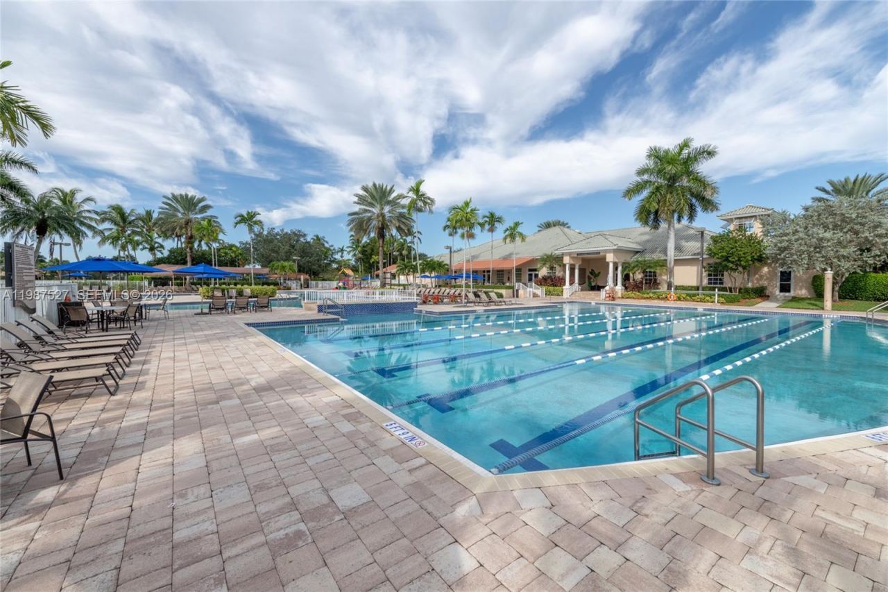 1392 Canary Island Dr, Weston, FL 33327 Photo