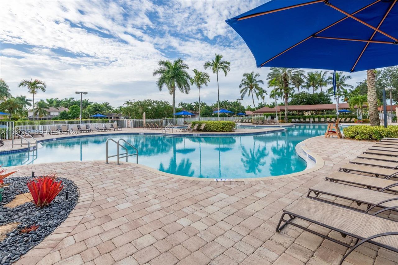 1392 Canary Island Dr, Weston, FL 33327 Photo