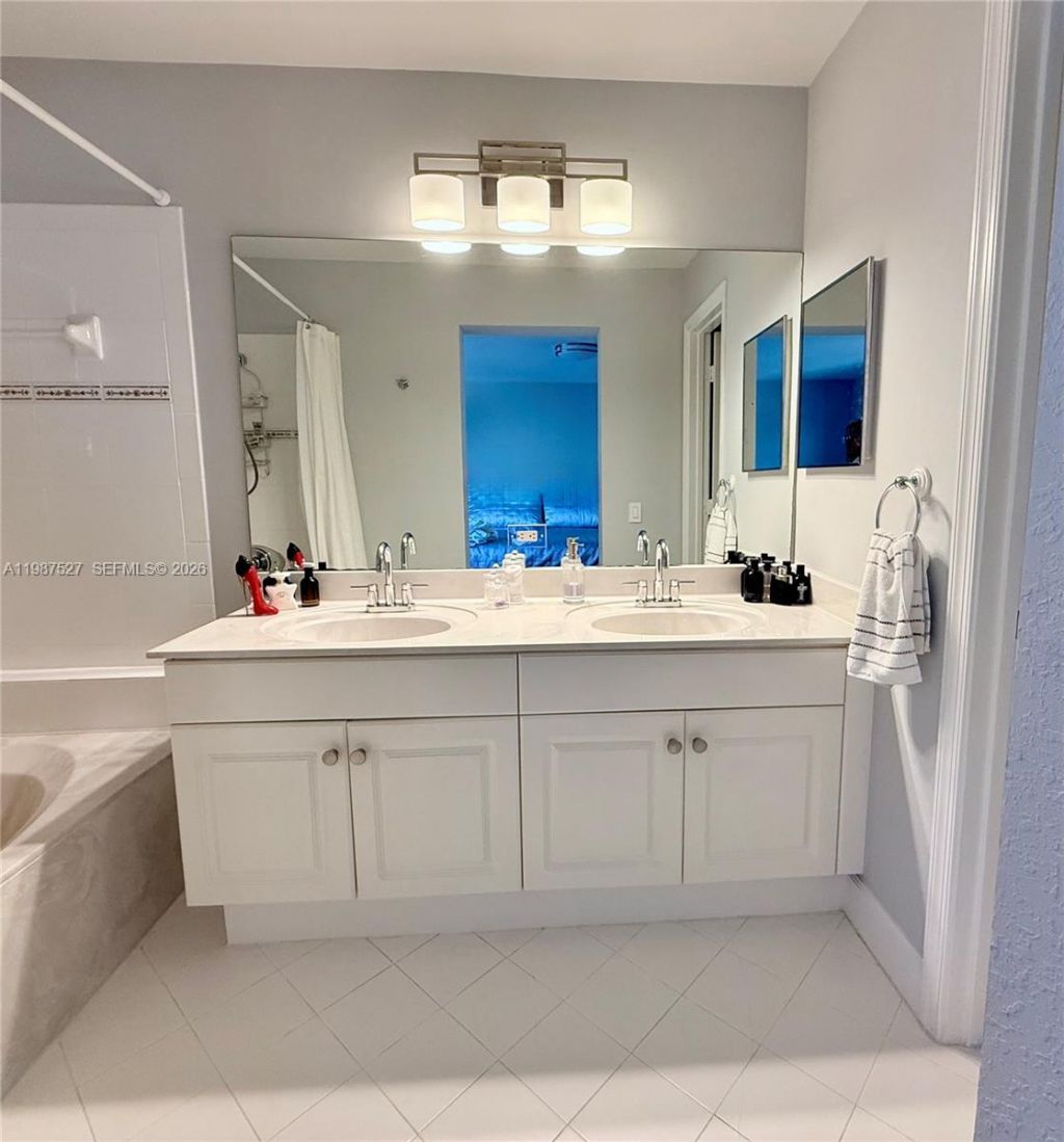 1392 Canary Island Dr , Weston, FL 33327 Photo