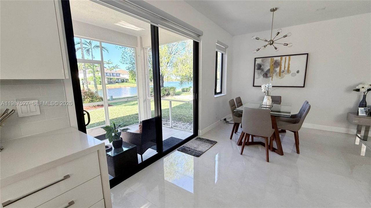 1392 Canary Island Dr, Weston, FL 33327 Photo