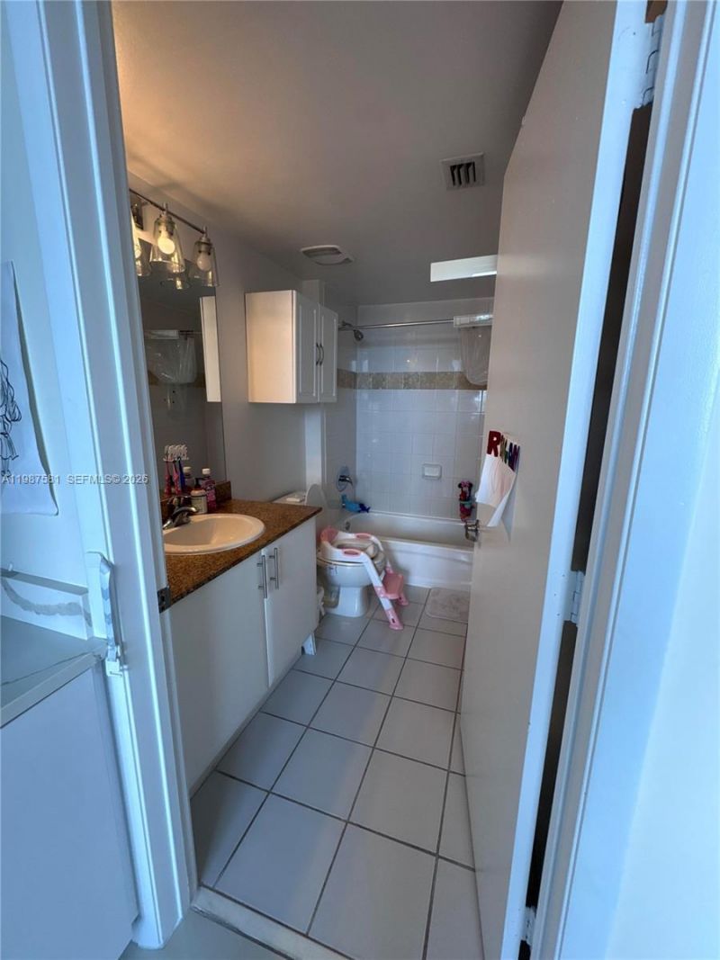 1861 NW S River Dr , Unit 705, Miami, FL 33125 Photo