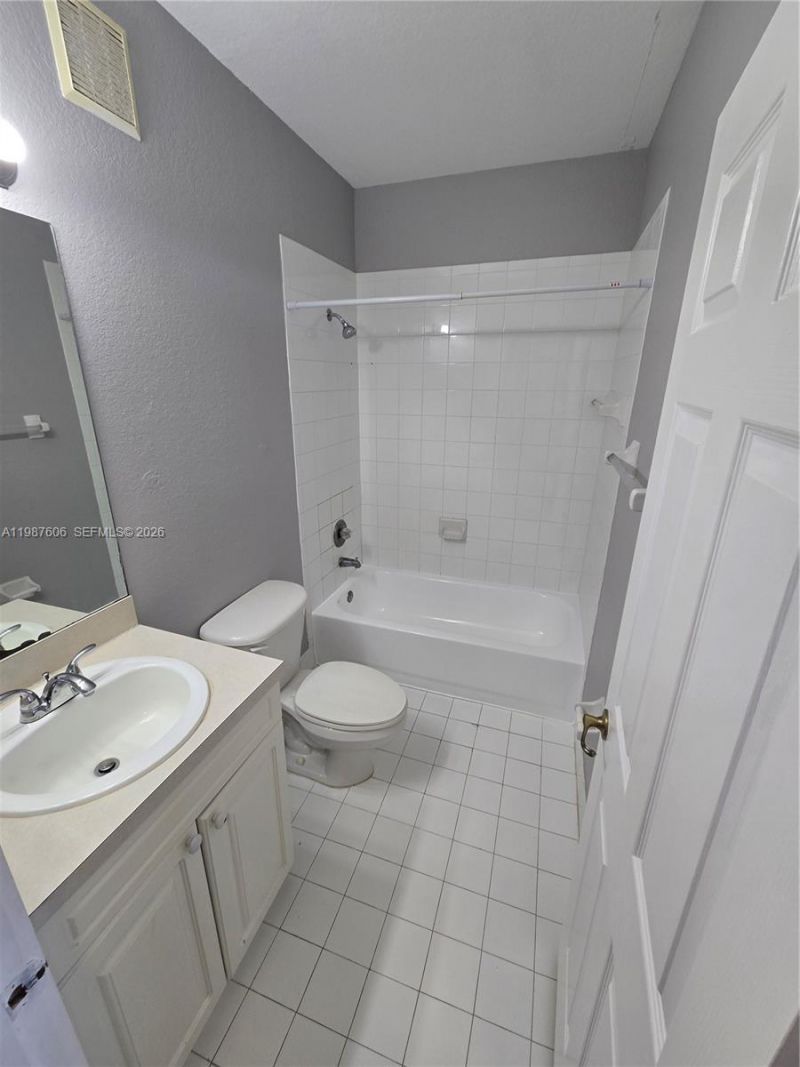 5630 NW 107th Ave , Unit 1605, Doral, FL 33178 Photo
