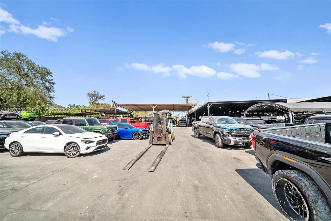 5700 NW 27th Ave , Miami, FL 33142 Photo