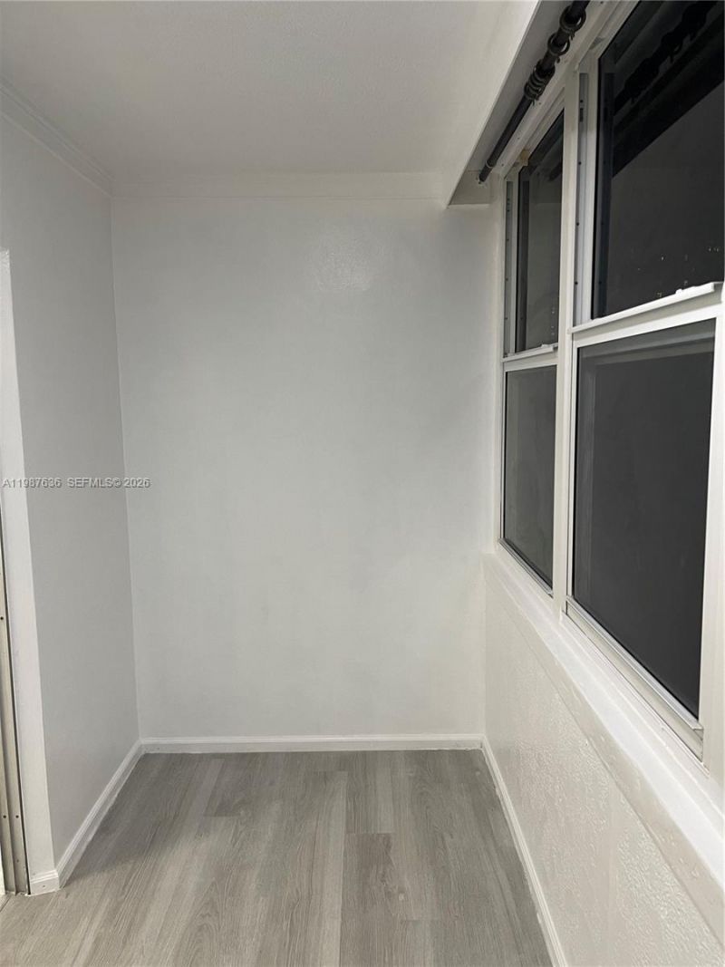 233 NE 14th Ave , Unit 406, Hallandale Beach, FL 33009 Photo