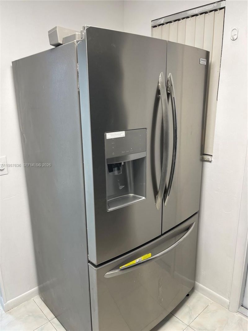 233 NE 14th Ave , Unit 406, Hallandale Beach, FL 33009 Photo