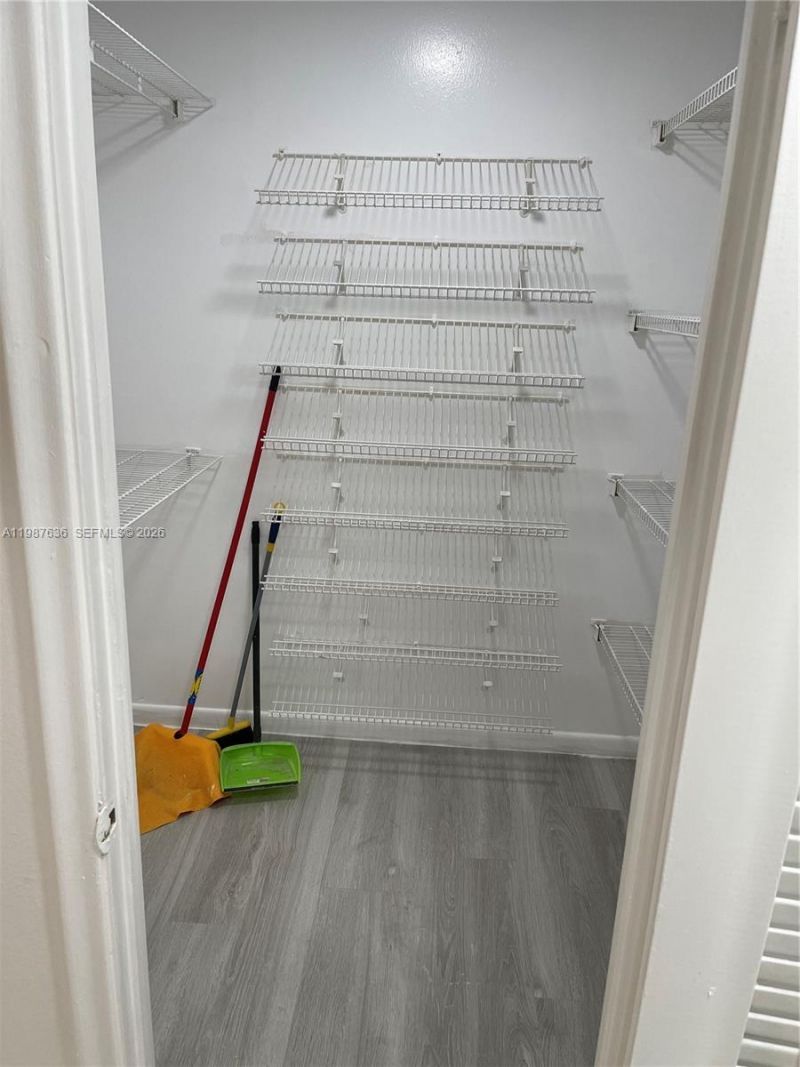 233 NE 14th Ave , Unit 406, Hallandale Beach, FL 33009 Photo