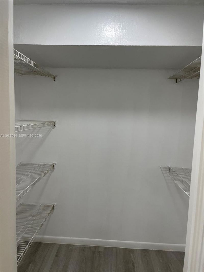 233 NE 14th Ave , Unit 406, Hallandale Beach, FL 33009 Photo