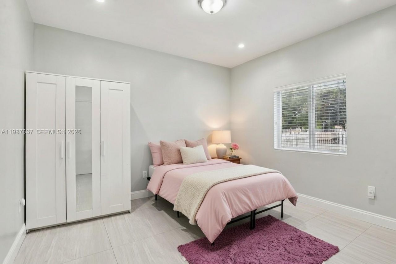 2317 NW 87th St , Miami, FL 33147 Photo