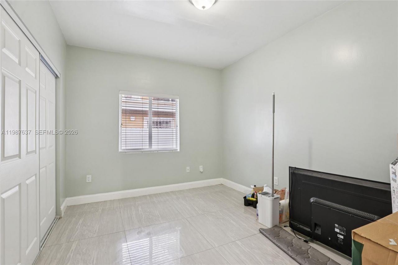 2317 NW 87th St , Miami, FL 33147 Photo