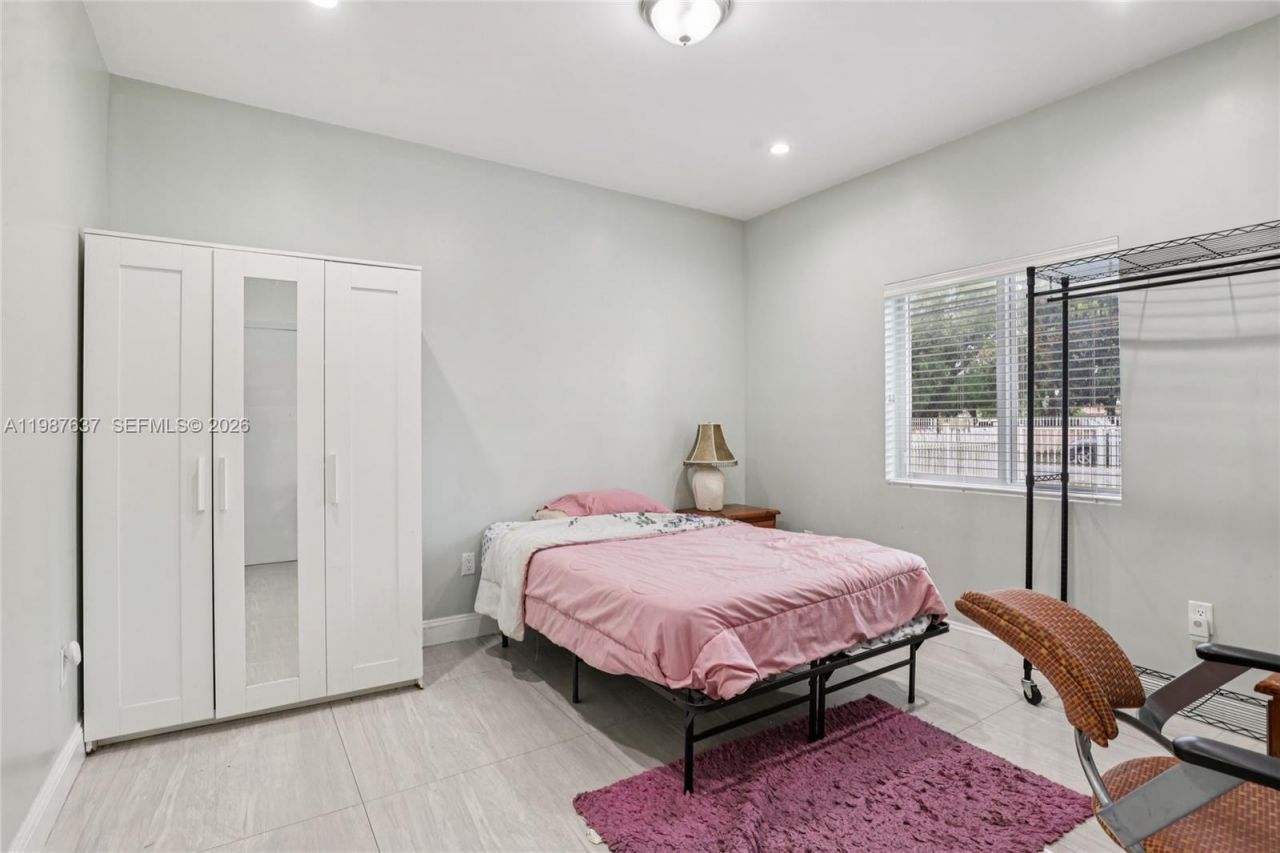 2317 NW 87th St , Miami, FL 33147 Photo