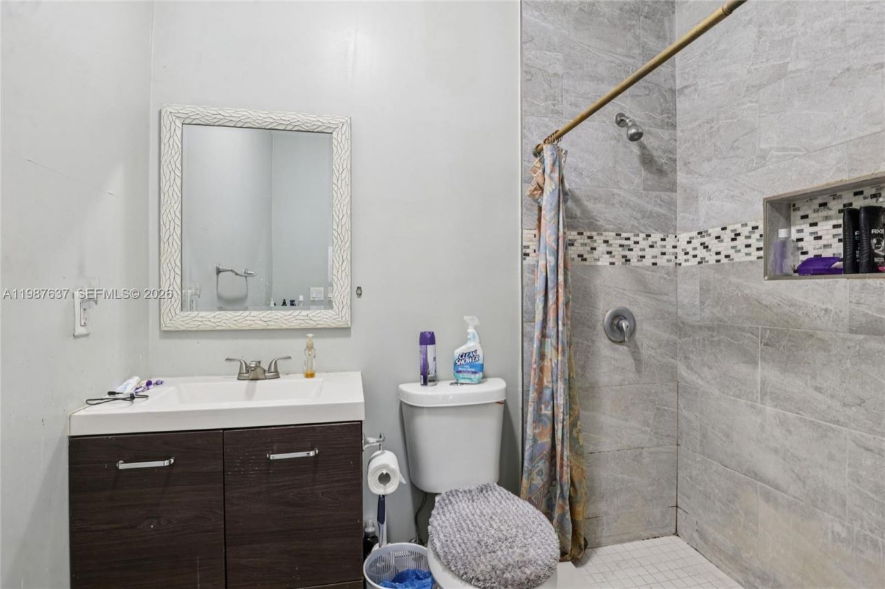 2317 NW 87th St , Miami, FL 33147 Photo