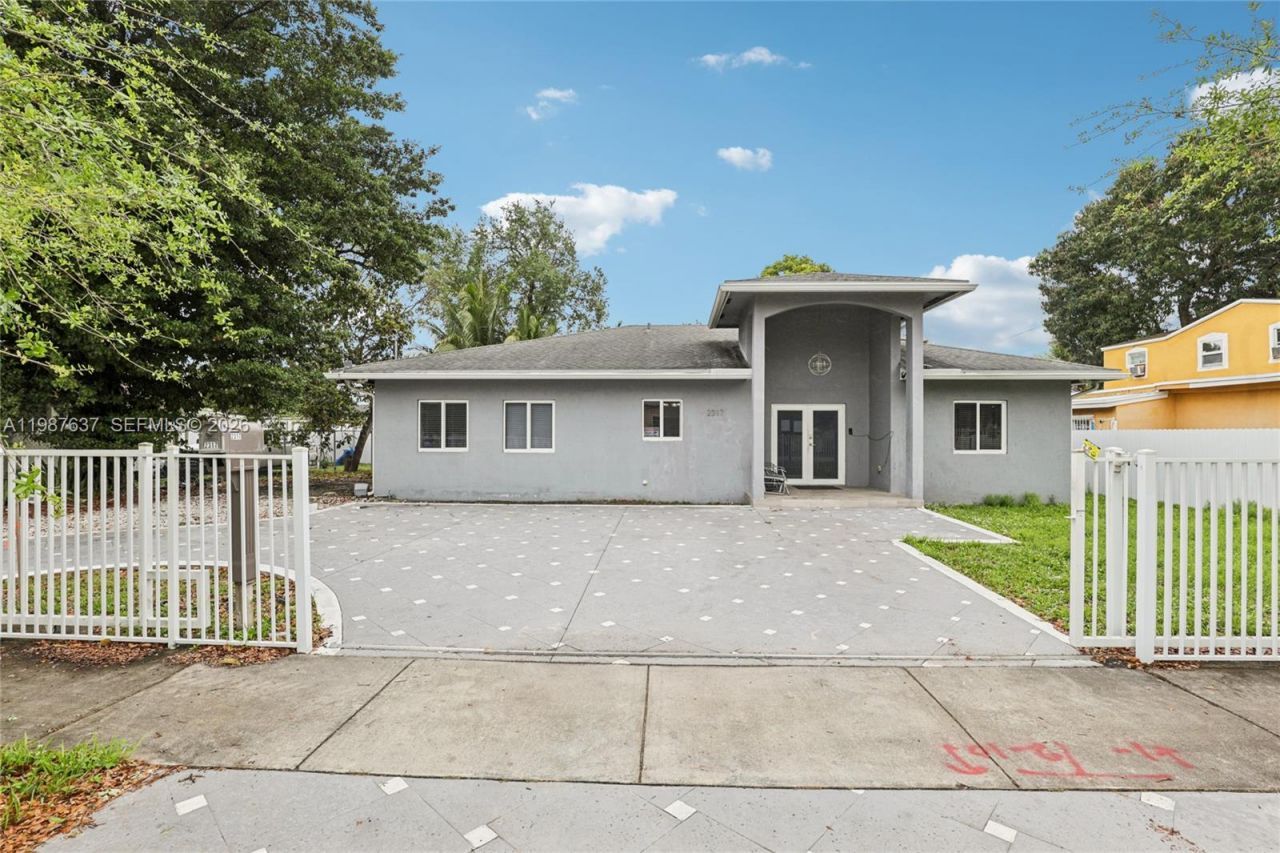 2317 NW 87th St , Miami, FL 33147 Photo