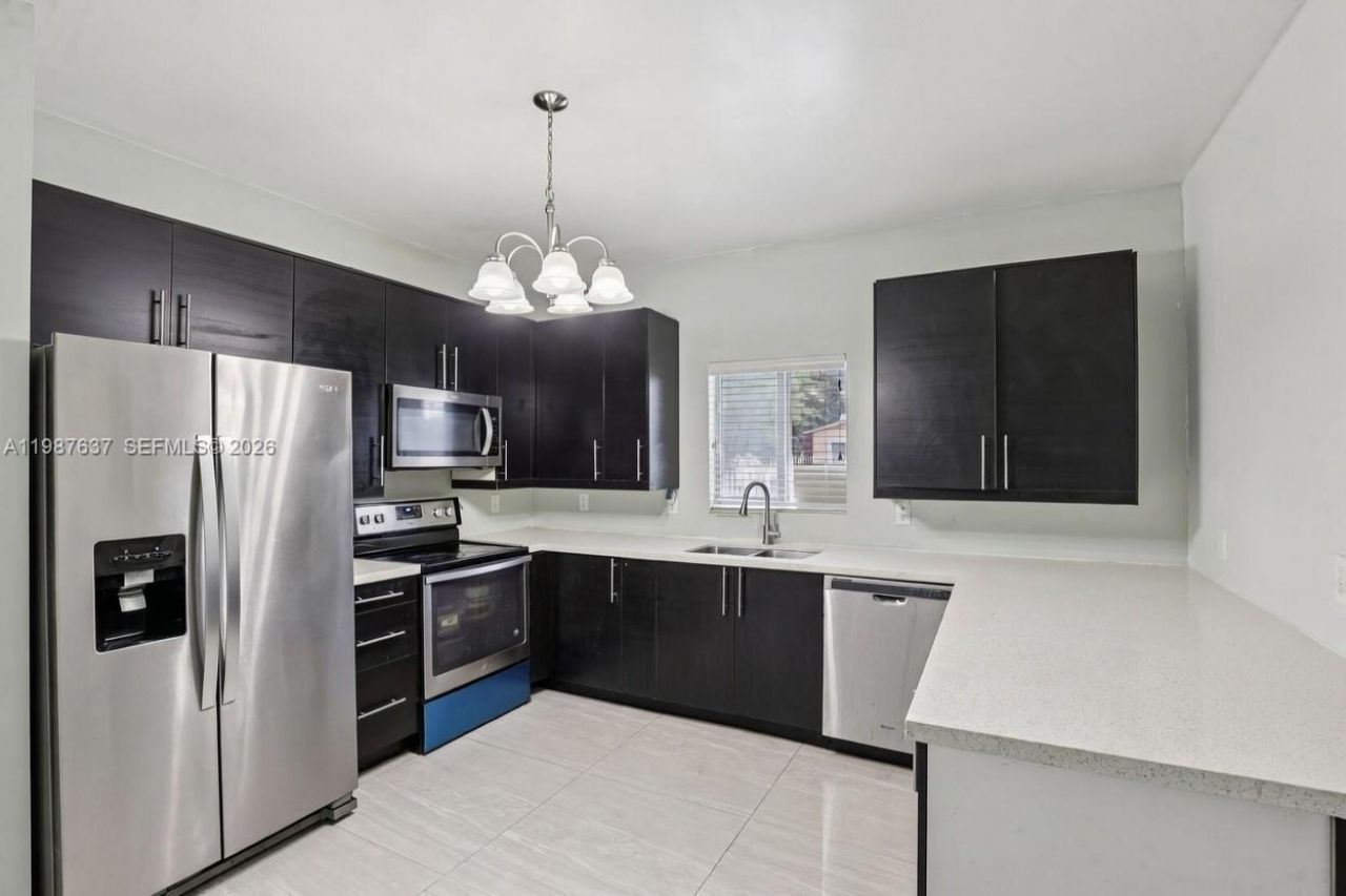 2317 NW 87th St , Miami, FL 33147 Photo