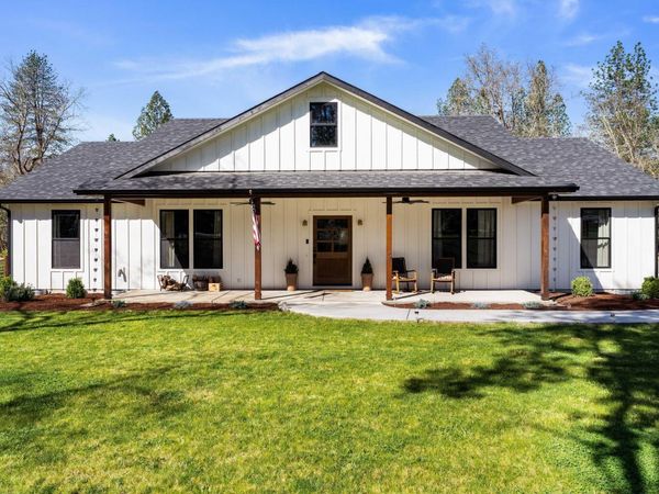 1398 Ellison Lp, Merlin, OR 97532