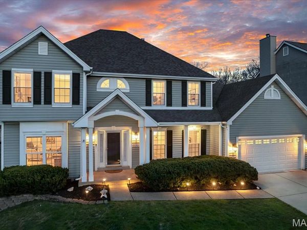 16923 Westridge Oaks Drive, Wildwood, MO 63040