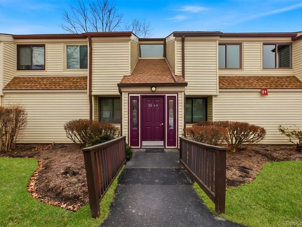 51 Jefferson Oval, Unit D, Yorktown Heights, NY 10598