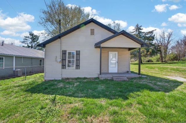 410 Bowen Avenue , Glasgow, KY 42141 Main Photo